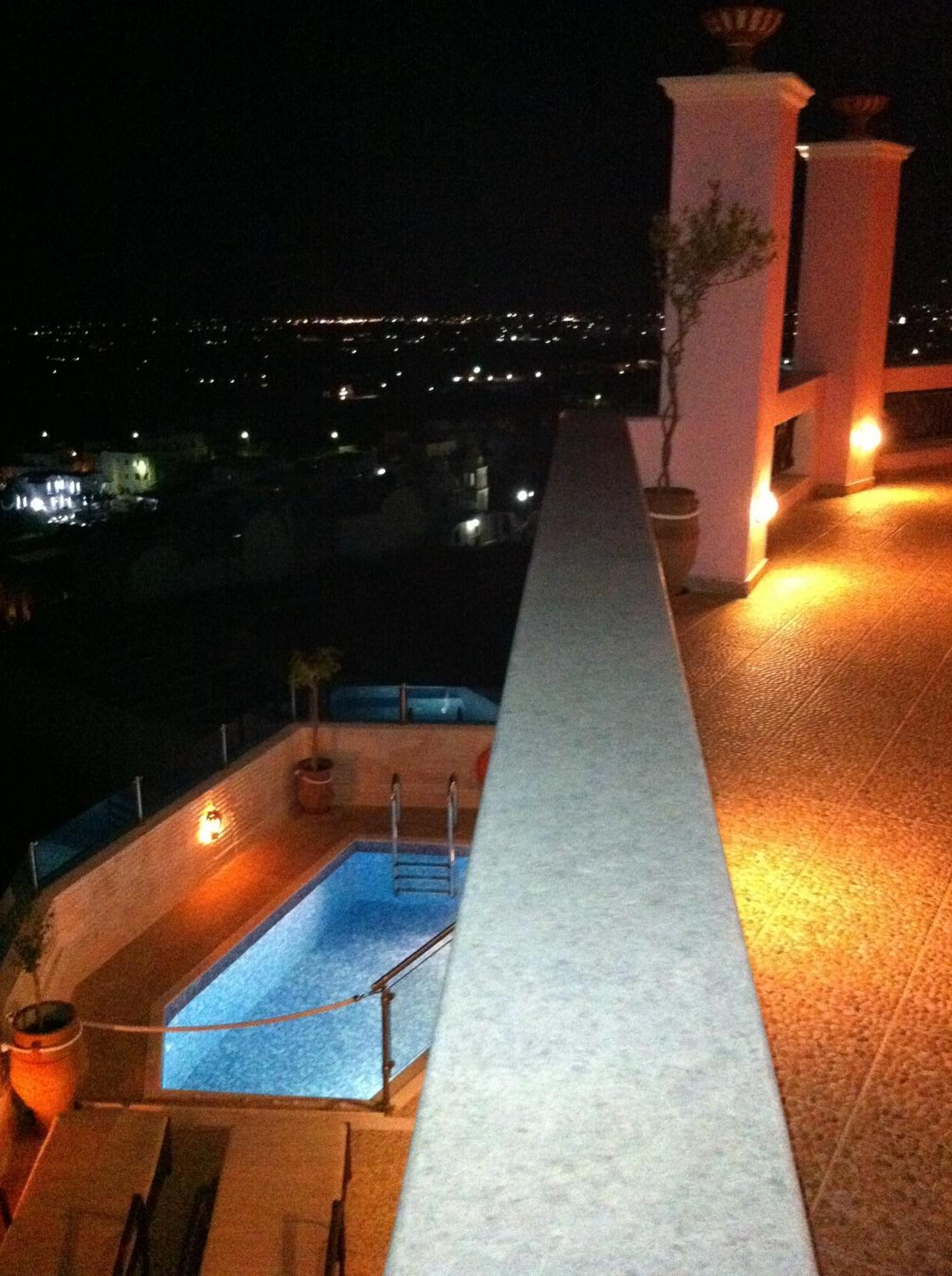 Nectarios Villa - Studios & Suites Adults Only Тира Экстерьер фото
