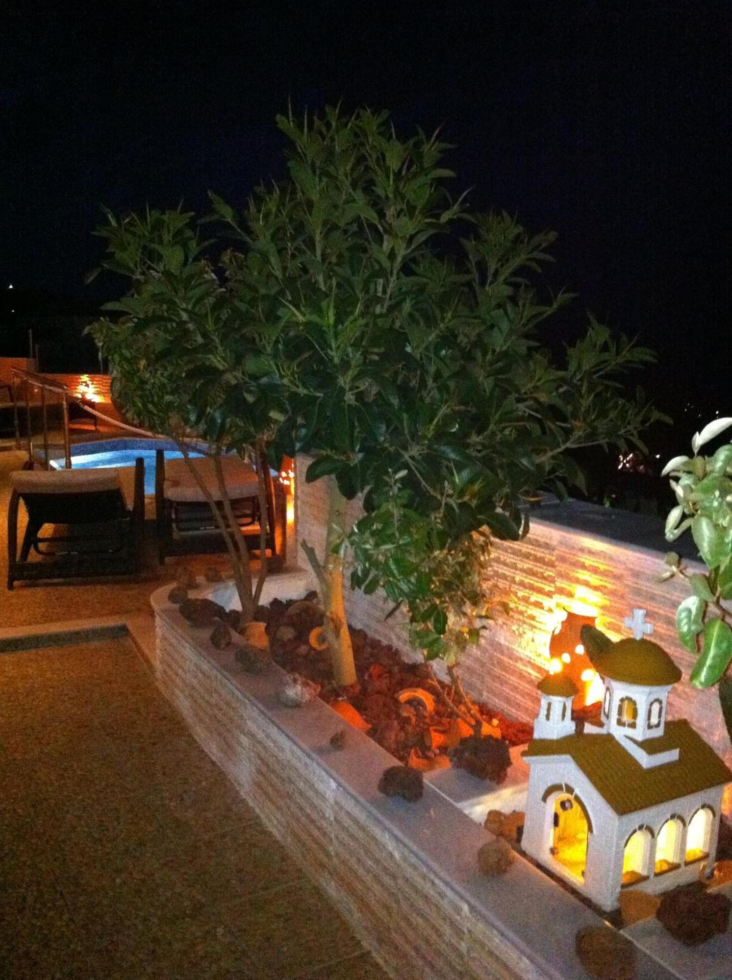 Nectarios Villa - Studios & Suites Adults Only Тира Экстерьер фото