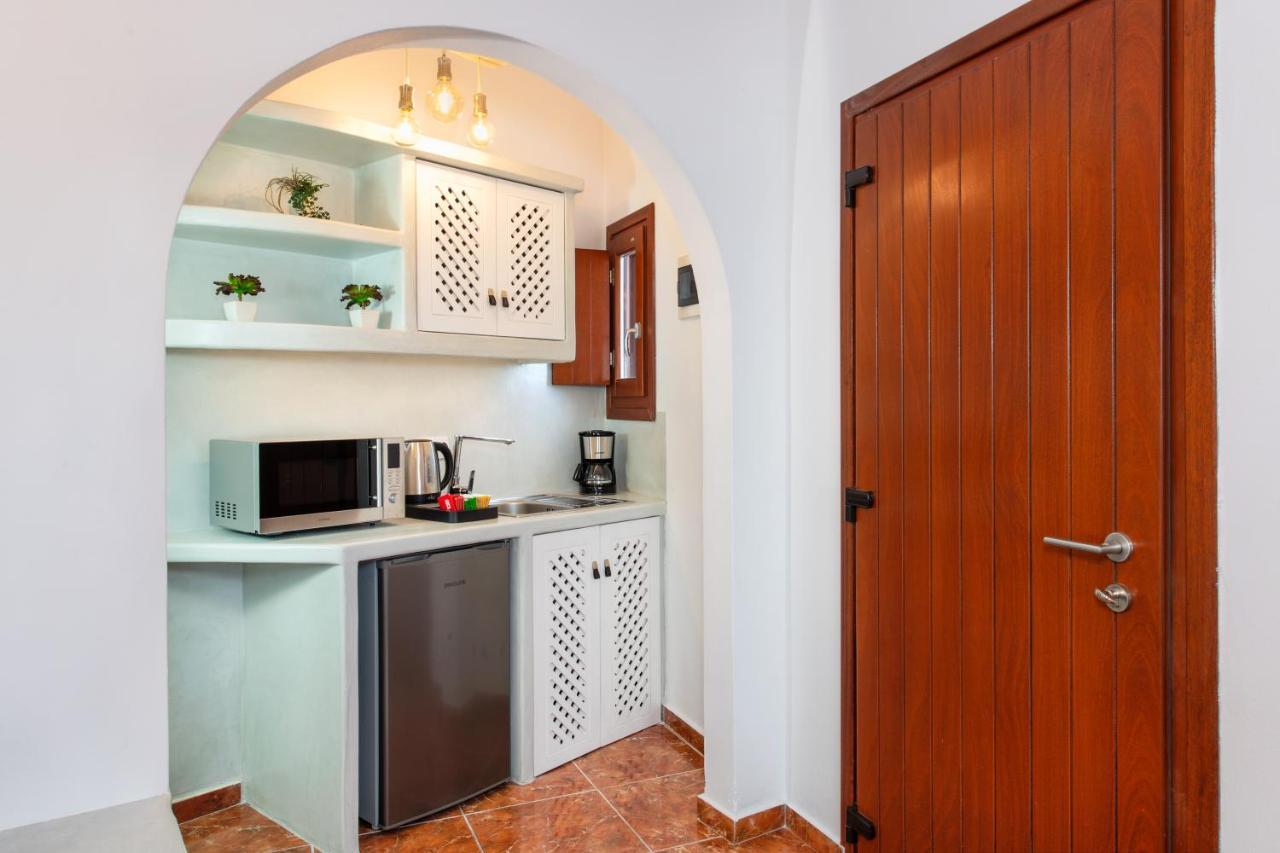 Nectarios Villa - Studios & Suites Adults Only Тира Экстерьер фото