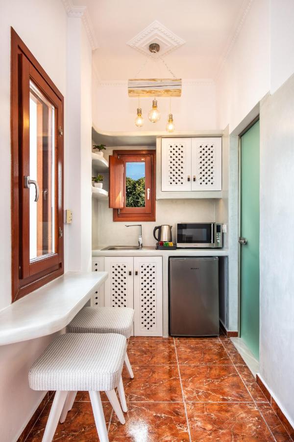 Nectarios Villa - Studios & Suites Adults Only Тира Экстерьер фото