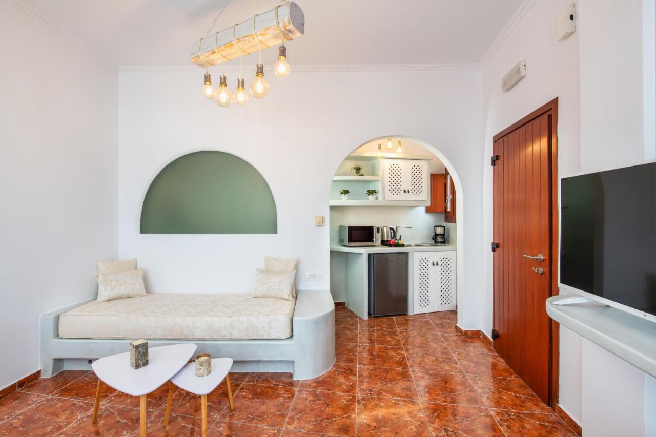 Nectarios Villa - Studios & Suites Adults Only Тира Экстерьер фото